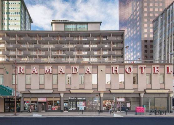 Ramada Plaza by Wyndham Calgary Downtown 1