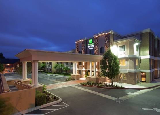 Holiday Inn Express & Suites LIVERMORE by IHG 1