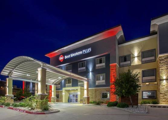 Best Western Plus Lampasas Inn & Suites 1