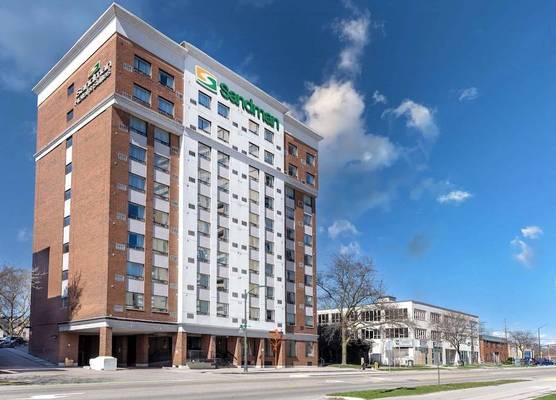 Sandman Hotel & Suites London Downtown 1