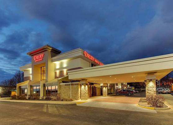 Drury Inn & Suites Poplar Bluff 1