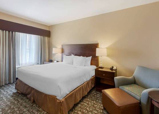 Best Western Plus Walkerton Hotel & Conference Centre 1
