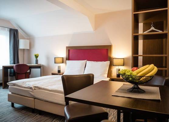 Point Hotel Apartments and Rooms 1