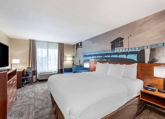 Clarion Pointe Racine - Mount Pleasant 1