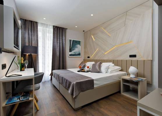 Sailor Boutique Rooms 1