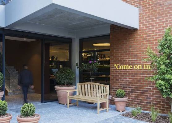 Home Suite Hotels Rosebank 1