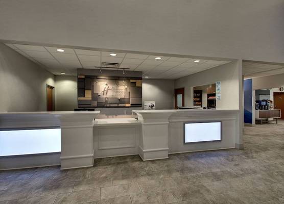 Holiday Inn Express & Suites CHICAGO NORTH-WAUKEGAN-GURNEE by IHG 1