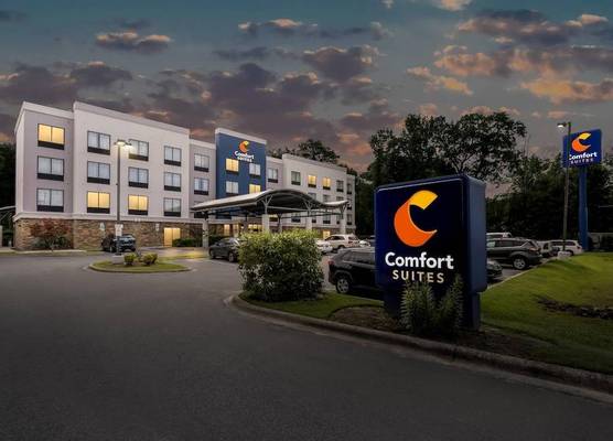 Comfort Suites New Bern near Cherry Point 1