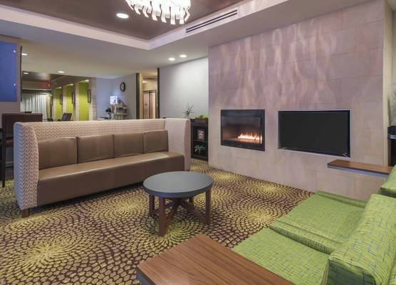 Holiday Inn Express & Suites HAYS by IHG 1