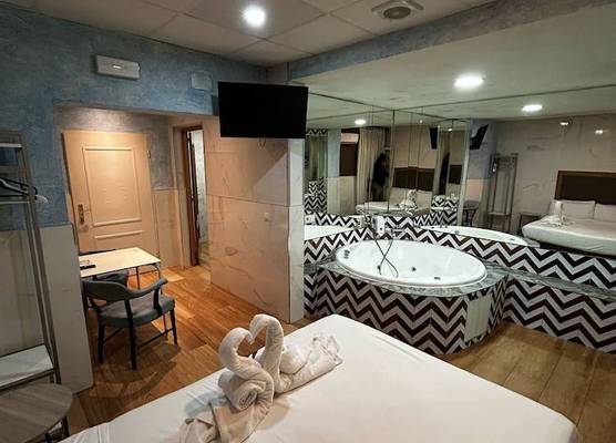 Hostal Avenida Andalucia - Solo Adultos 1