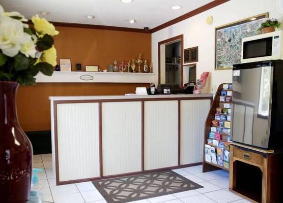 Red Carpet Inn and Suites Plymouth 1