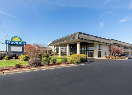 Days Inn by Wyndham Florence/I-95 North 1