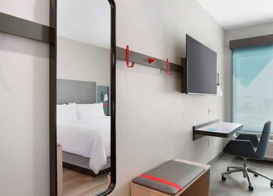 avid hotels - Orlando International Airport by IHG 1