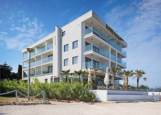 Kaneo beach hotel Novalja 1