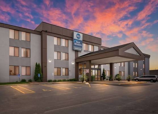 Best Western Waukesha Grand 1