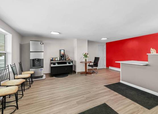 Econo Lodge 1
