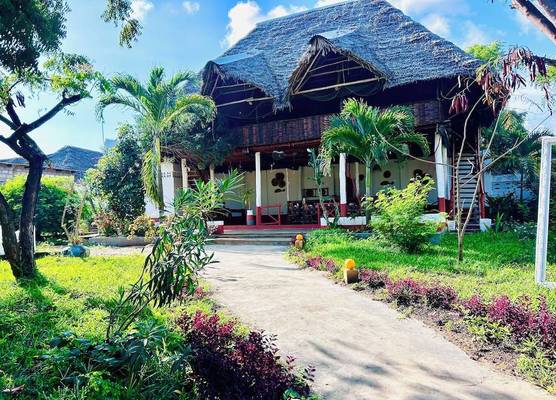Tropinest bungalows & hostel 1