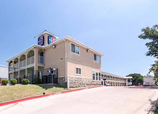 Motel 6 Azle, TX 1