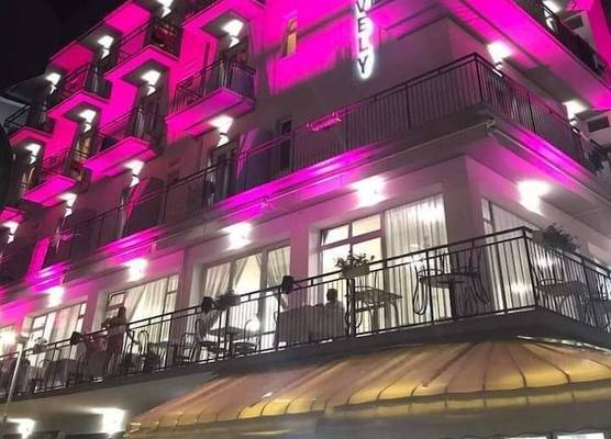 Lively Hotel 1