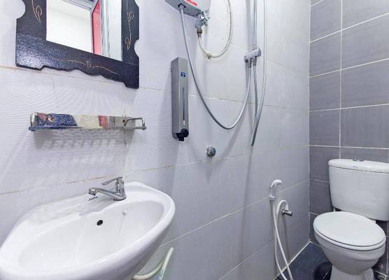 OYO 414 Adiff Palace Hotel 1