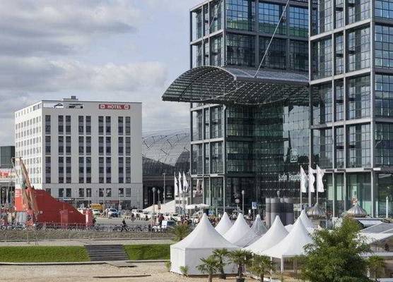 MEININGER Hotel Berlin Hauptbahnhof 1