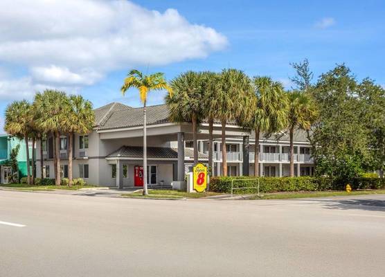 Super 8 Motel by Wyndham near Fort Lauderdale Arpt 1