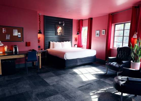 Hotel Gaythering - Gay Hotel - All Adults Welcome 1
