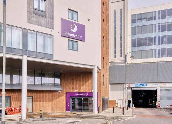 Premier Inn London Uxbridge Town Centre 1