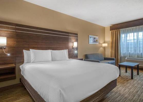Best Western Champions Forest Inn and Suites 1