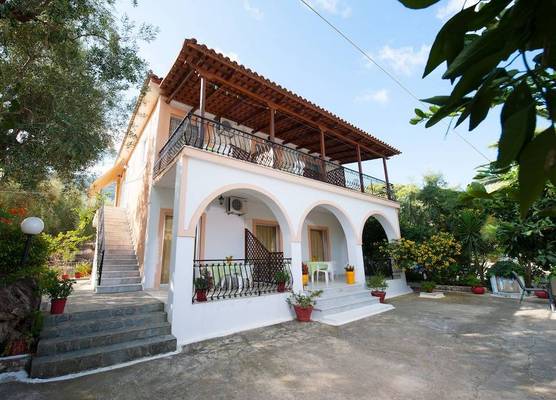 Nikos Studios Apts & Suites 1