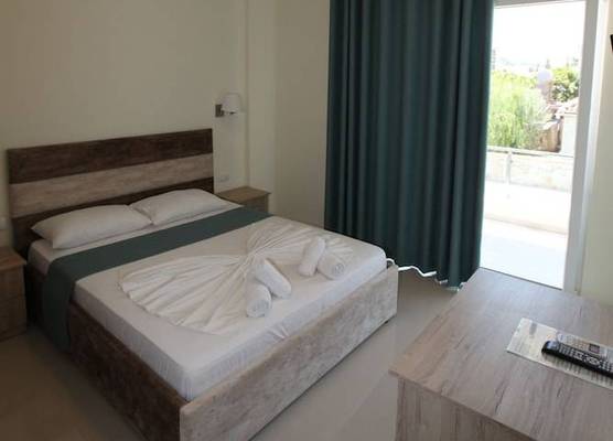 Golden Hotel 1