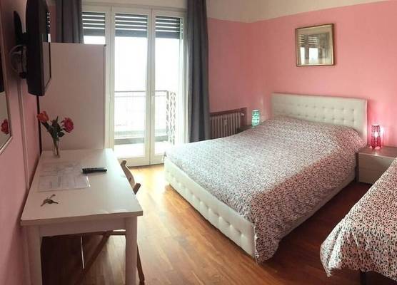 PANG'S GUESTHOUSE 1