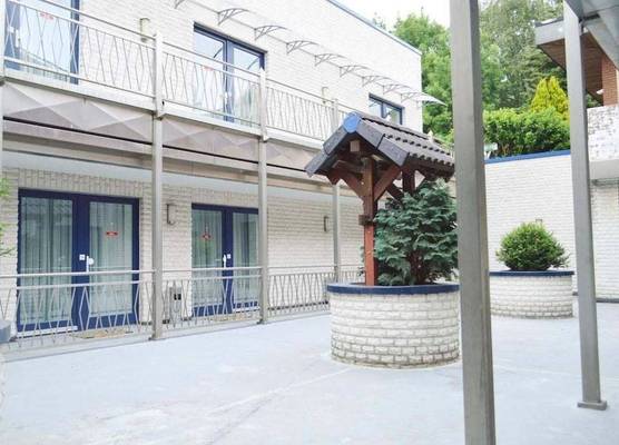 Hotel B8 Voerde 1