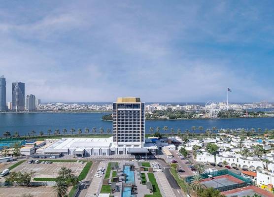 Hotel Holiday International 1