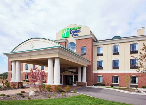 Holiday Inn Express & Suites HOWELL by IHG 1