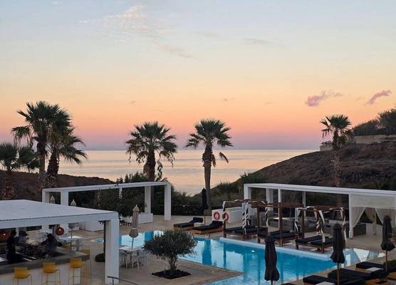 Aurora Luxury Suites 1