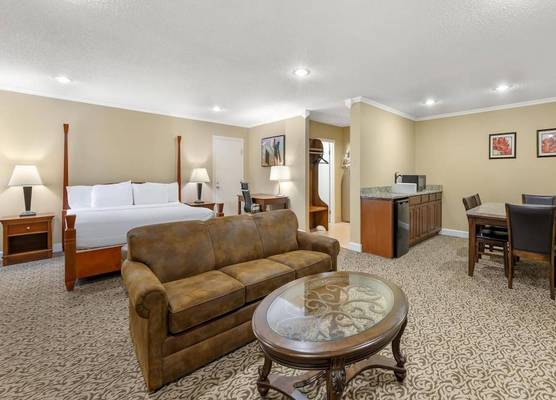 Best Western Plus Wooster Hotel & Conference Center 1