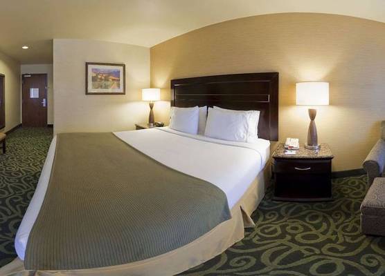 Holiday Inn Express & Suites ATASCADERO by IHG 1