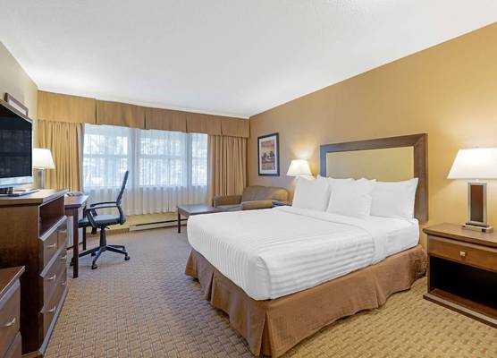 Best Western Plus Emerald Isle Hotel 1