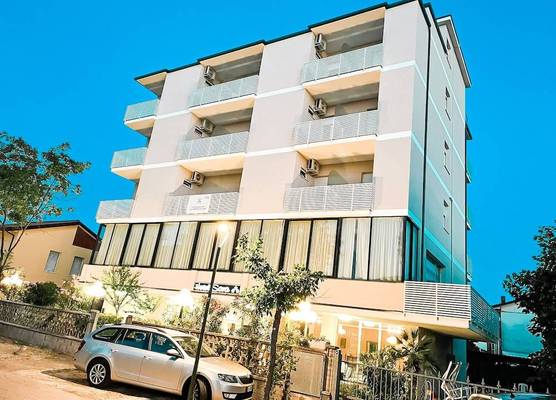 Hotel Sara*** Cesenatico 1