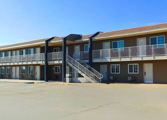 Corcoran Country Inn 1