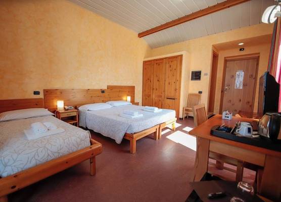 Pràcatinat Hotel & Restaurant 1