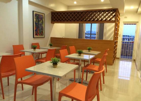 Stone House Hotel Pasay 1