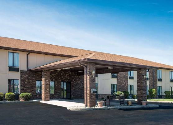 Days Inn by Wyndham Pontoon Beach 1
