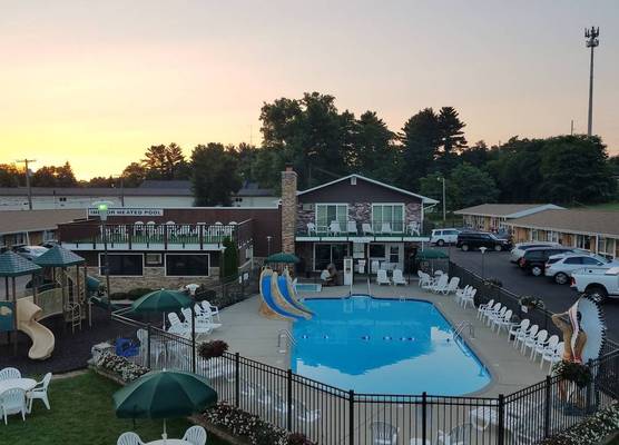 Black Hawk Motel & Suites 1