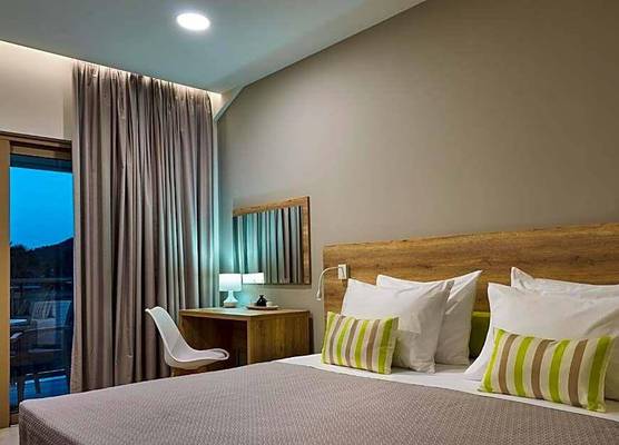Grapevines Hotel 1
