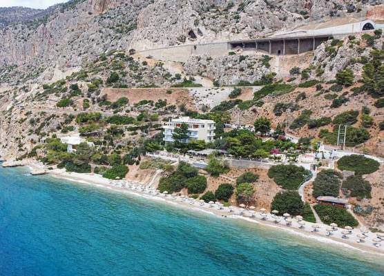 Cokkinis Hotel 1