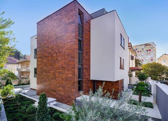 Residence by Vestibul Palace 1