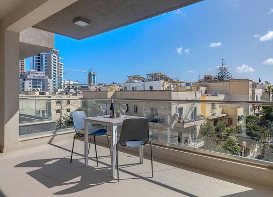 Cosy 1BR Apartment in Central St Julian's 1