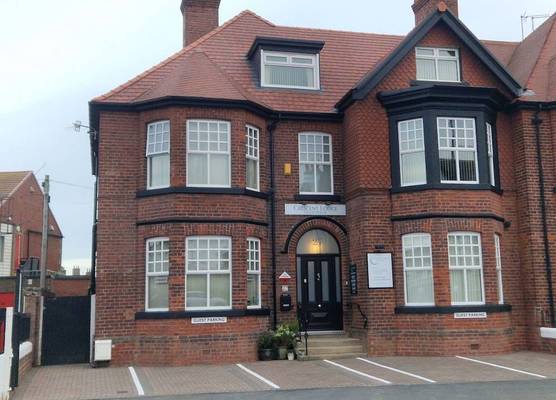 Crescent Lodge Guest House 1